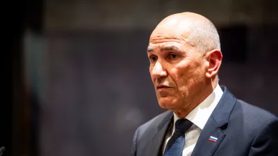 Ljubljana, DZ.Izredna seja DZ, na kateri so obravnavali predlog za izvolitev prvaka SDS Janeza Janse za predsednika vlade.Mandatar za sestavo vlade Janez Jansa.
