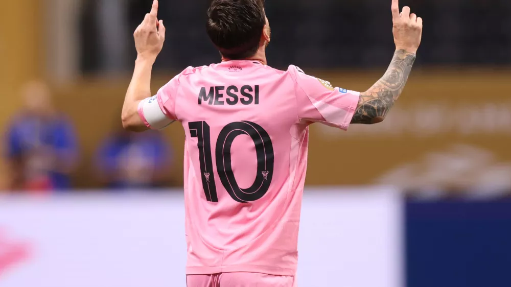 19 June 2025, US, New Jersey: Inter Miami's Lionel Messi celebrates scoring their side's second goal of the game during the FIFA Club World Cup Group A soccer match between Inter Miami CF and FC Porto at Mercedes Benz Stadium. Photo: David Klein/CSM via ZUMA Press Wire/dpa