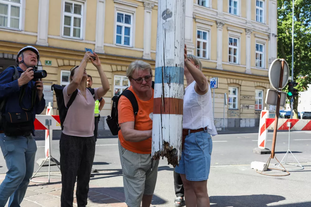 26.05.2026. Podiranje Plečnikovega jamborja na Kapiteljski ulici. Foto: Bojan Velikonja