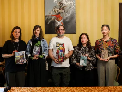 - Nina Dragičević,- Anja Radaljac,- Aljo&scaron;a Harlamov,- Tina Volarič, - Ajda Bračič,- 05.05.2026. Predstavitev nominirank in nominiranca za Cankarejeve nagrade. Cankarjeva nagrada,//FOTO: Bojan Velikonja
