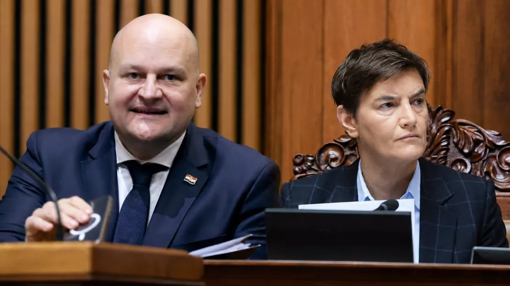 Hrva&scaron;ki minister za gospodasrtvo Ante &Scaron;u&scaron;njar (levo) in predsednica skup&scaron;čine Srbije Ana Brnabić (levo).