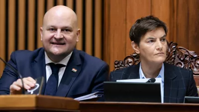 Hrva&scaron;ki minister za gospodasrtvo Ante &Scaron;u&scaron;njar (levo) in predsednica skup&scaron;čine Srbije Ana Brnabić (levo).