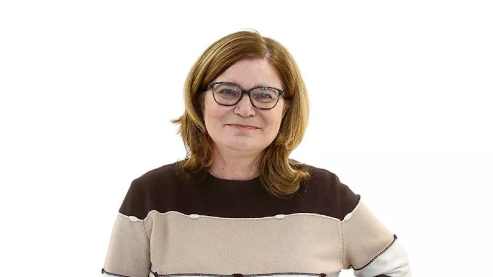 Meta ČernogaZA ONLINE - Redakcija Dnevnik 2024 - portreti za komentarje in kolumne - kolumnisti - komentatorji &ndash; novinarji - portret //FOTO: Luka Cjuha / Foto: Luka Cjuha