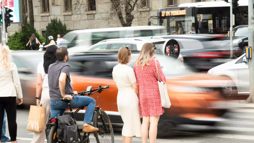 V prometu smo precej odvisni eden od drugega. / Foto: Istock