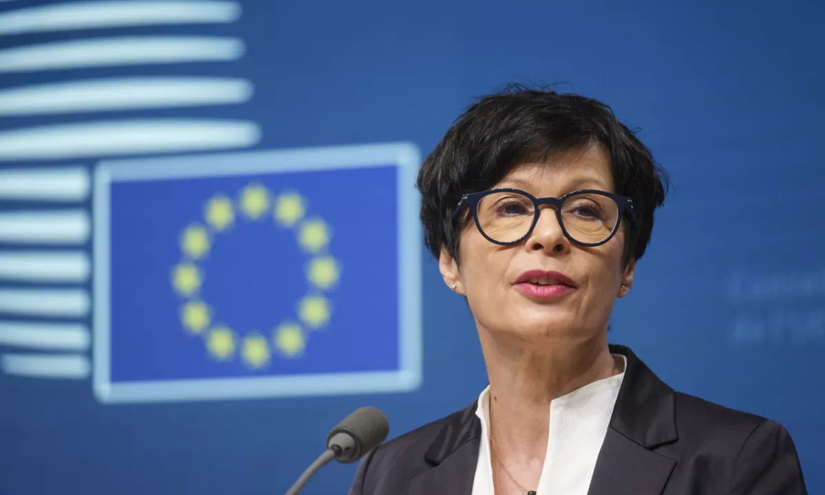 Janši za izvolitev čestitala tudi evropska komisarka Marta Kos