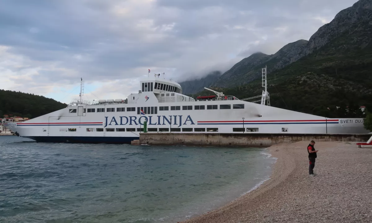 Pred začetkom glavne turistične sezone, ko hrvaška trajektna pristanišča preplavijo množice turistov, so pristojni začeli izvajati poostrene preventivne ukrepe.