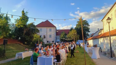 Kranj v pričakovanju turističnega živžava, a tudi iskanja postelj