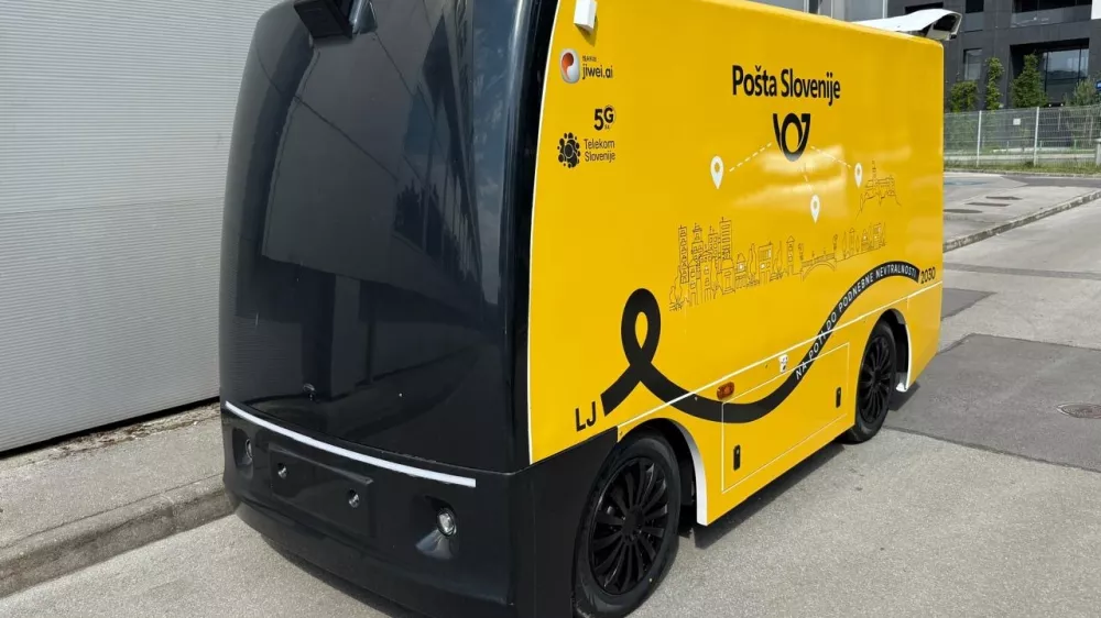 Po&scaron;to bo v sredo prvič dostavilo robotsko vozilo. Foto: Po&scaron;ta Slovenije
