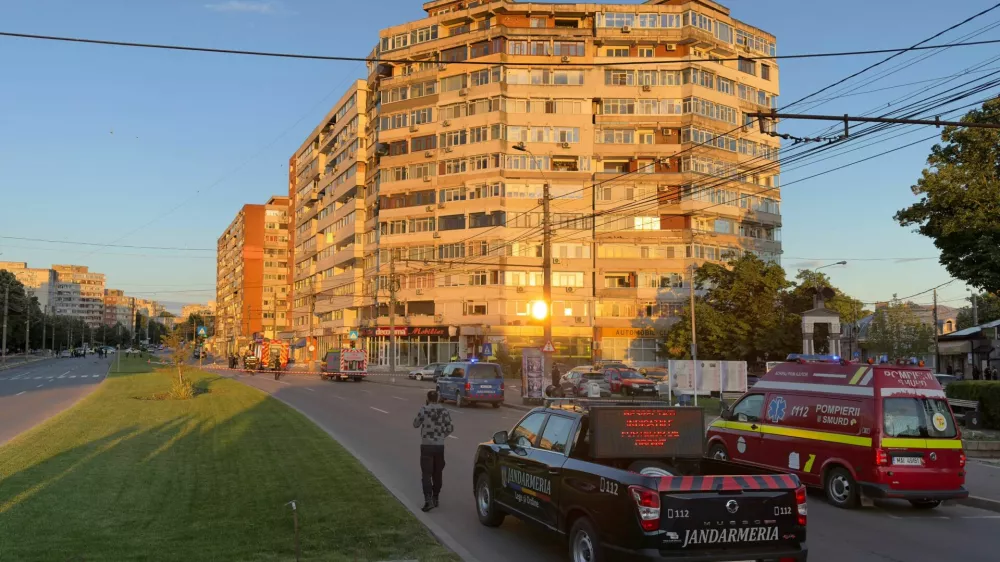 Firefighters and law enforcement work on the site of an explosion at a residential block of flats following a drone hit close to the border with Ukraine, in Galati, Romania, May 29, 2026. Inquam Photos via REUTERS ATTENTION EDITORS - THIS IMAGE WAS PROVIDED BY A THIRD PARTY. ROMANIA OUT. NO COMMERCIAL OR EDITORIAL SALES IN ROMANIA