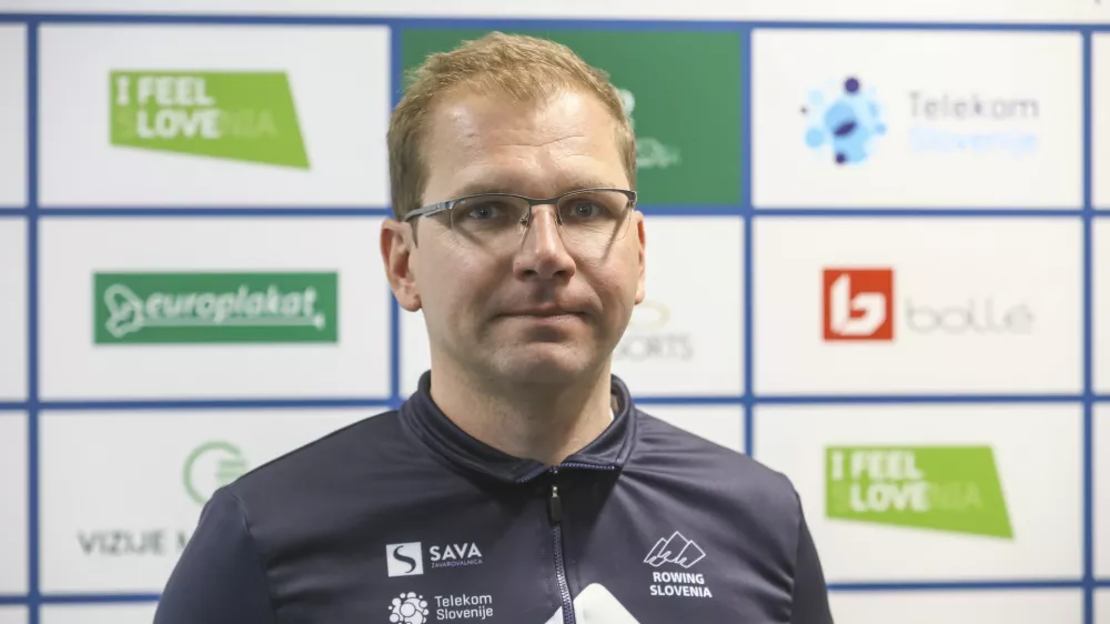 Jan Ilar, selektror vesla&scaron;ke reprezentance- 20.04.2023 - Vesla&scaron;ka zveza Slovenije (VZS) &ndash; vesla&scaron;ka reprezenztanca pred evropskim prvenstvom na Bledu. - veslači - //FOTO: Luka Cjuha