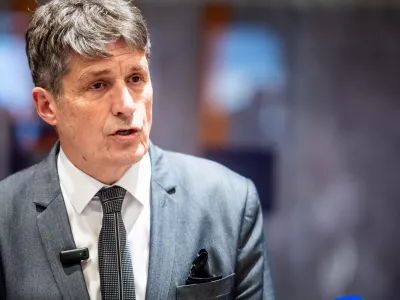 Ljubljana, DZ.Izredna seja DZ, na kateri bodo obravnavali predlog za izvolitev prvaka SDS Janeza Janse za predsednika vlade.Vodja PS Svobode Borut Sajovic.