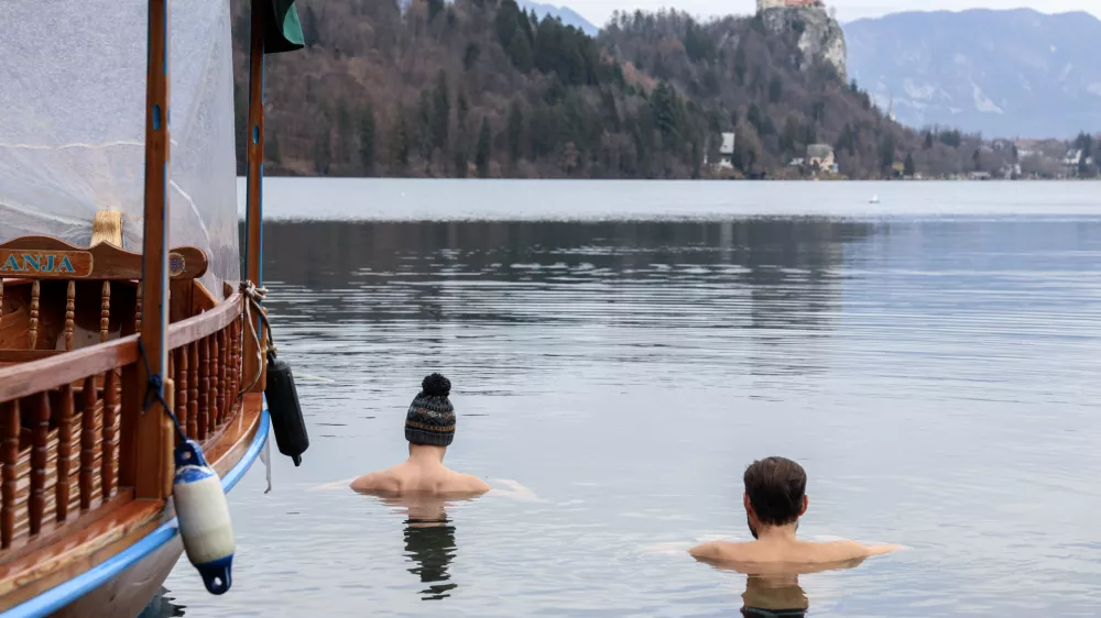 - 21.12.2025 - Božič, Bled, Blejsko jezero - kopanje//FOTO: Jaka Gasar