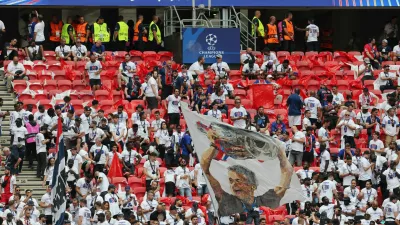 Soccer Football - UEFA Champions League - Final - Paris St Germain v Arsenal - Puskas Arena, Budapest, Hungary - May 30, 2026 General view of Paris St Germain fans inside the stadium before the match REUTERS/Bernadett Szabo