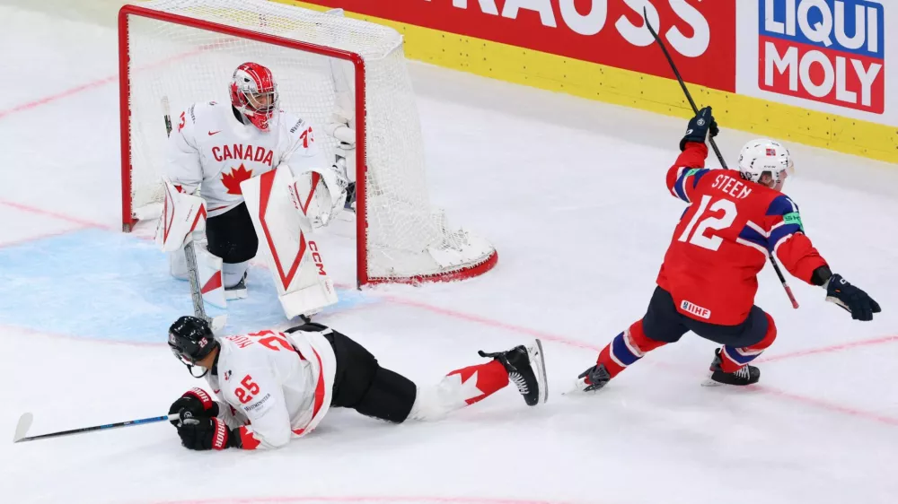 Ice Hockey - IIHF World Championships - Bronze Medal Game - Canada v Norway - Swiss Life Arena, Zurich, Switzerland - May 31, 2026 Norway's Noah Steen scores their third goal in overtime REUTERS/Denis Balibouse