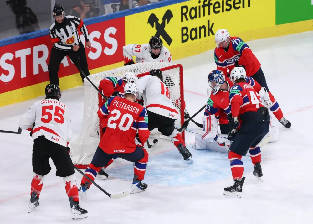 Ice Hockey - IIHF World Championships - Bronze Medal Game - Canada v Norway - Swiss Life Arena, Zurich, Switzerland - May 31, 2026 Canada's Robert Thomas scores their second goal REUTERS/Denis Balibouse