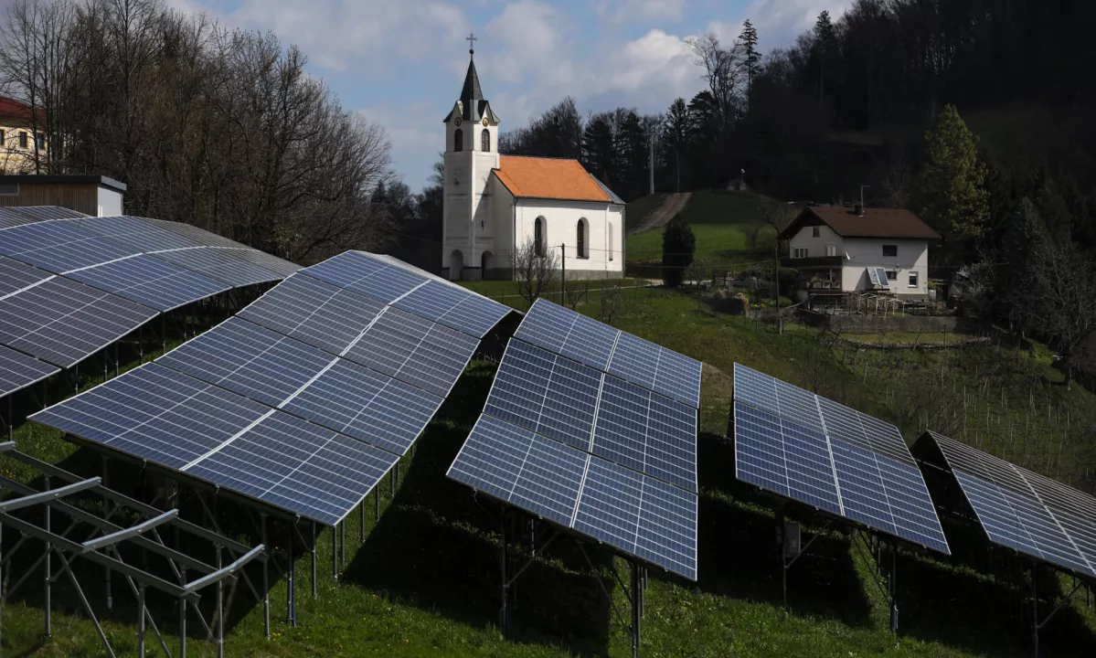 Uporabniki si bodo lahko tako znižali strošek za dobavljeno električno energijo, ne pa tudi drugih postavk na računu.
