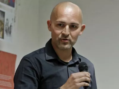 dr. Borut Rončevič, V. d. generalnega direktorja - Direktorat za visoko &scaron;olstvo in znanost - Ministrstvo za izobraževanje, znanost, kulturo in &scaron;port- Javna agencija za knjigo RS (JAK), - strokovna komisija za knjižno in revialno produkcijo s področij znanosti seznanila prijavitelje, ki so v letu 2012 dobili odobrena sredstva za sofinanciranje znanstvenega tiska, //FOTO: Bojan Velikonja