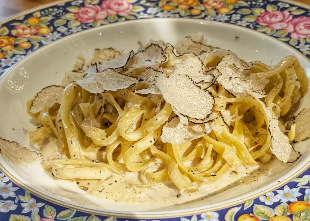 Tagliatelle s tartufi, Evino bar in vinoteka