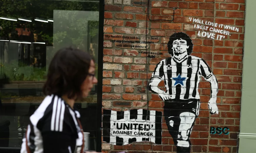FILE PHOTO: Soccer Football - Premier League - Newcastle United v West Ham United - St James' Park, Newcastle, Britain - May 17, 2026 General view of a mural of former Newcastle United player Kevin Keegan seen outside the stadium before the match Action Images via Reuters/Lee Smith EDITORIAL USE ONLY. NO USE WITH UNAUTHORIZED AUDIO, VIDEO, DATA, FIXTURE LISTS, CLUB/LEAGUE LOGOS OR 'LIVE' SERVICES. ONLINE IN-MATCH USE LIMITED TO 120 IMAGES, NO VIDEO EMULATION. NO USE IN BETTING, GAMES OR SINGLE CLUB/LEAGUE/PLAYER PUBLICATIONS. PLEASE CONTACT YOUR ACCOUNT REPRESENTATIVE FOR FURTHER DETAILS../File Photo