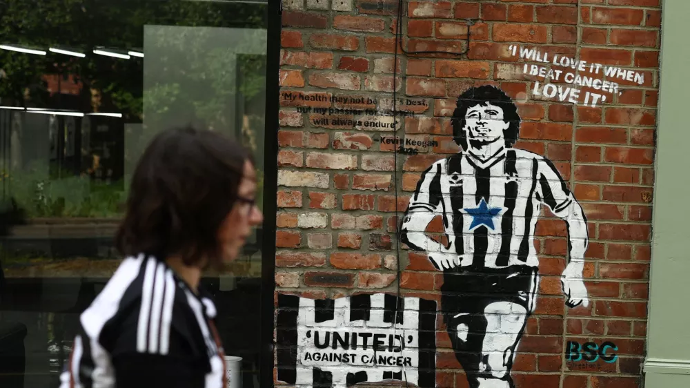 FILE PHOTO: Soccer Football - Premier League - Newcastle United v West Ham United - St James' Park, Newcastle, Britain - May 17, 2026 General view of a mural of former Newcastle United player Kevin Keegan seen outside the stadium before the match Action Images via Reuters/Lee Smith EDITORIAL USE ONLY. NO USE WITH UNAUTHORIZED AUDIO, VIDEO, DATA, FIXTURE LISTS, CLUB/LEAGUE LOGOS OR 'LIVE' SERVICES. ONLINE IN-MATCH USE LIMITED TO 120 IMAGES, NO VIDEO EMULATION. NO USE IN BETTING, GAMES OR SINGLE CLUB/LEAGUE/PLAYER PUBLICATIONS. PLEASE CONTACT YOUR ACCOUNT REPRESENTATIVE FOR FURTHER DETAILS../File Photo