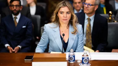 Sarah Wynn-Williams, nekdanja direktorica za globalno javno politiko pri Facebooku, je prispela na zaslišanje v pravosodnem pododboru senata za kriminal in boj proti terorizmu na temo "Čas za resnico: nadzor nad zunanjimi odnosi in predstavitvami Mete kongresu Združenih držav" v stavbi senata Dirksen v sredo, 9. aprila 2025. (Bill Clark/CQ-Roll Call, Inc prek Getty Images)