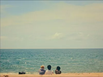 S filmom Moja semba (Meu Semba; Angola, 2026) in v družbi režiserja Huga Salvaterre ﻿﻿﻿﻿﻿﻿﻿﻿se v sredo 10. junija ob 21. uri v Letnem kinu Manzioli otvarja 22. festival Kino Otok &ndash; Isola Cinema. F arhiv festivala