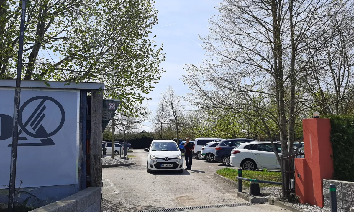 Na posestvu nekdanje Lipe postopki zaradi nenamenske rabe kmetijskega zemljišča in drugih izigravanj državne zakonodaje trajajo že več kot desetletje.