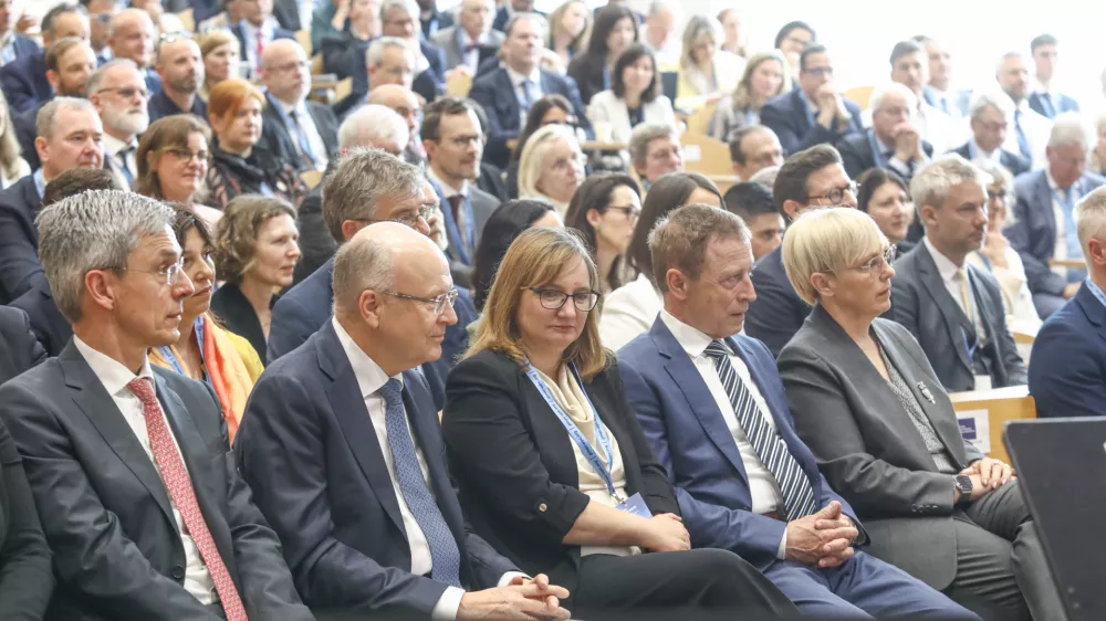 predsednik Sodi&scaron;ča EU Koen Lenaerts, dr. Simona Drenik, Rok Čeferin, Nata&scaron;a Pirc Musar2.6.2026 - Na uradnem obisku v Sloveniji bo predsednik Sodi&scaron;ča EU Koen Lenaerts, ki bo osrednji govornik na slovesni inavguraciji Centra za mediacijo in arbitražo za patenteFoto: Luka Cjuha