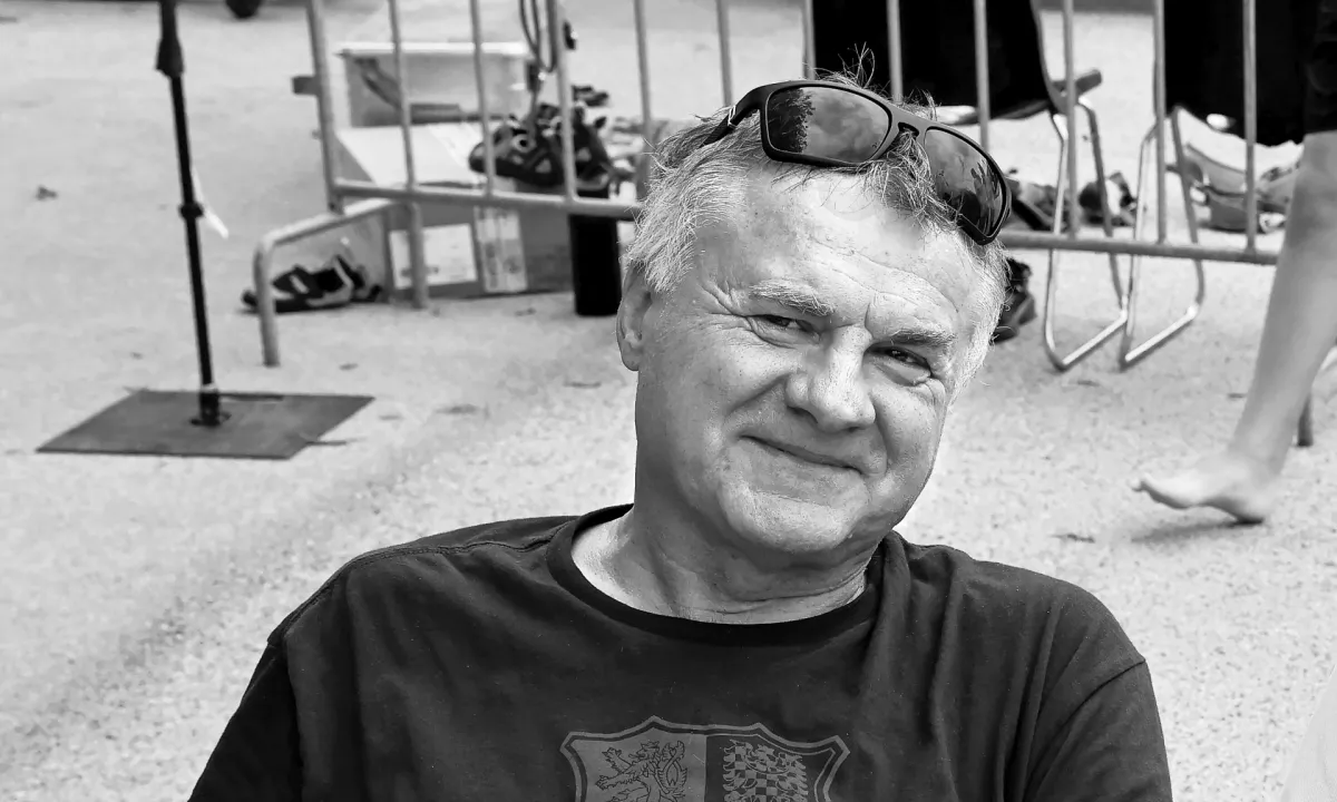 S tem, ko novinarji dajejo pokvarjenim politikom možnost, da