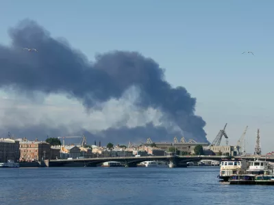 Heavy smoke billows after Ukrainian drones hit infrastructure, according to local authorities, in St Petersburg, Russia June 3, 2026. REUTERS/Stringer