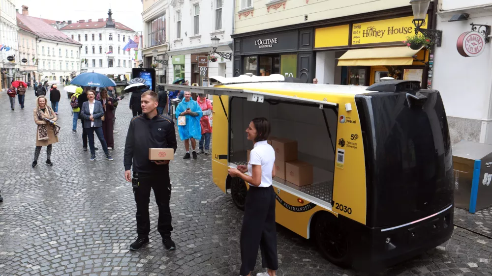 03.06.2026- robotska dostava, robot, po&scaron;taFoto: Tomaž Skale