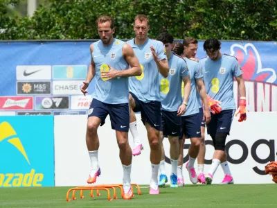 Soccer Football - International Friendly - England Training - The Gardens North County District Park, Palm Beach Gardens, Florida, U.S. - June 2, 2026 England's Harry Kane, Dan Burn and teammates during training IMAGN IMAGES via Reuters/Jim Rassol