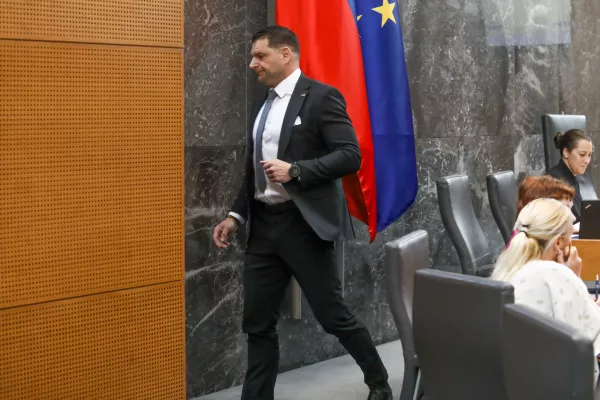 Zoran Stevanović4.6.2026 - izredna seja DZ, na kateri bodo obravnavali listo kandidatk in kandidatov za ministrice in ministre vlade ter mandatno-volilne zadeve; DZFoto: Luka Cjuha