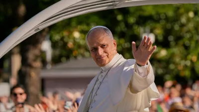Pope Leo XIV arrives in the popemobile at Plaza de Cibeles for a Holy Mass and Corpus Christi procession in Madrid, Spain, Sunday, June 7, 2026, on the second day of his seven-day apostolic visit to mainland Spain and the Canary Islands. (AP Photo/Bernat Armangue)