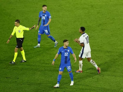 Soccer Football - Euro 2024 - Group C - England v Slovenia - Cologne Stadium, Cologne, Germany - June 25, 2024 England's Jude Bellingham reacts towards referee Clement Turpin REUTERS/Thilo Schmuelgen / Foto: Thilo Schmuelgen