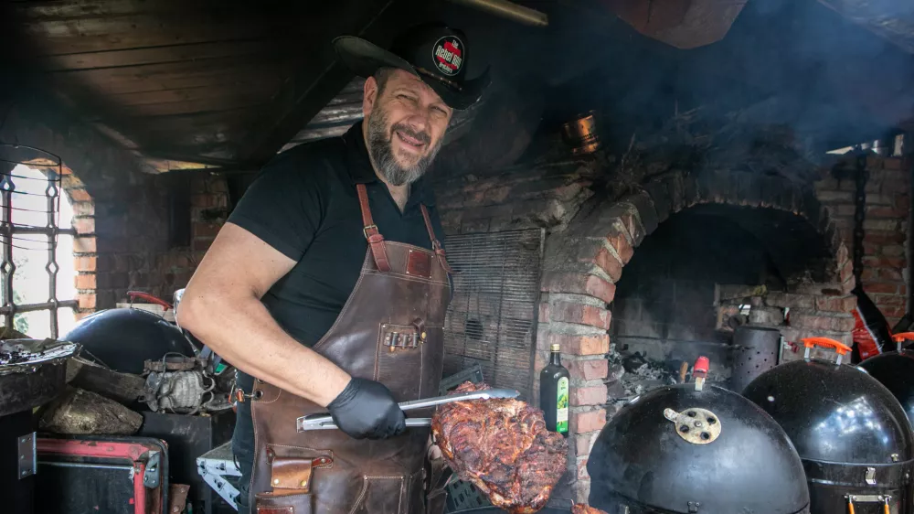 4.6.2026 - Simon Ceglar BBQ mojster Foto: Luka Cjuha