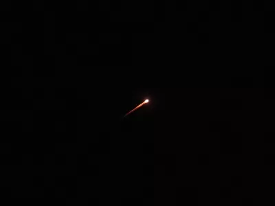 RAMALLAH, PALESTINE - JUNE 7: Missiles launched from Iran toward Israel are seen in the sky over the West Bank city of Ramallah, Palestine, on June 7, 2026. Sirens sounded in several regions across northern Israel due to the missile attack, which followed an Israeli strike on the Lebanese capital, Beirut. Issam Rimawi / AnadoluNo Use USA No use UK No use Canada No use France No use Japan No use Italy No use Australia No use Spain No use Belgium No use Korea No use South Africa No use Hong Kong No use New Zealand No use Turkey
