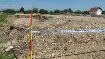 najdba kosti, skeletov v gramozu pri gradbi&scaron;ču Titove ceste, &scaron;tajerske vpadnice