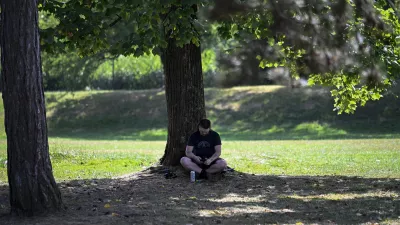 Kam pred peklensko vročino v Ljubljani? Imajo na občini prav, da je možnosti dovolj?