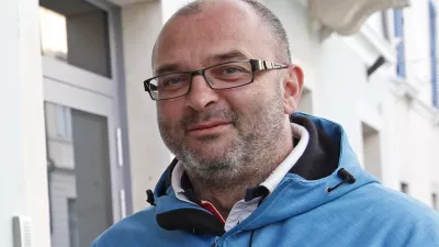 Sebastjan Jeretič, svetovalec koprskega župana Borisa Popoviča in urednik portala eKoper.si, - 7.10.2013 - Zbor za pristani&scaron;če - primorska vstajni&scaron;ka skup&scaron;čina o Luki Koper - govorili o drugem tiru, administrativnih ovirah pri poglabljanju morskega dna, sodelovanju med pristani&scaron;čem in lokalno skupnostjo ter dosedanjem slabem upravljanje pristani&scaron;ča.  //FOTO: Luka Cjuha 
