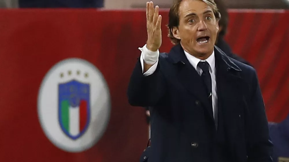 Soccer Football - World Cup - UEFA Qualifiers - Group C - Northern Ireland v Italy - Windsor Park, Belfast, Northern Ireland - November 15, 2021 Italy coach Roberto Mancini reacts Action Images via Reuters/Jason Cairnduff