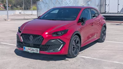 Renault clio full hybrid e-tech 160 espirit alpine. 