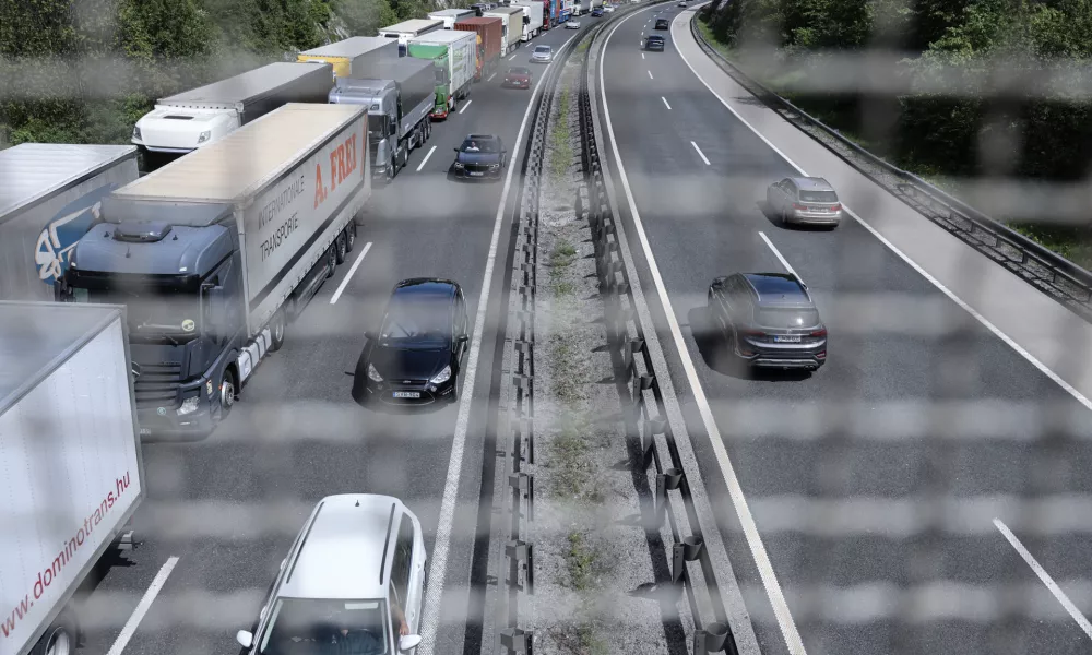 - 04.05.2026 - zastoj na primorski avtocesti zaradi prometne nesreče//FOTO: Jaka Gasar