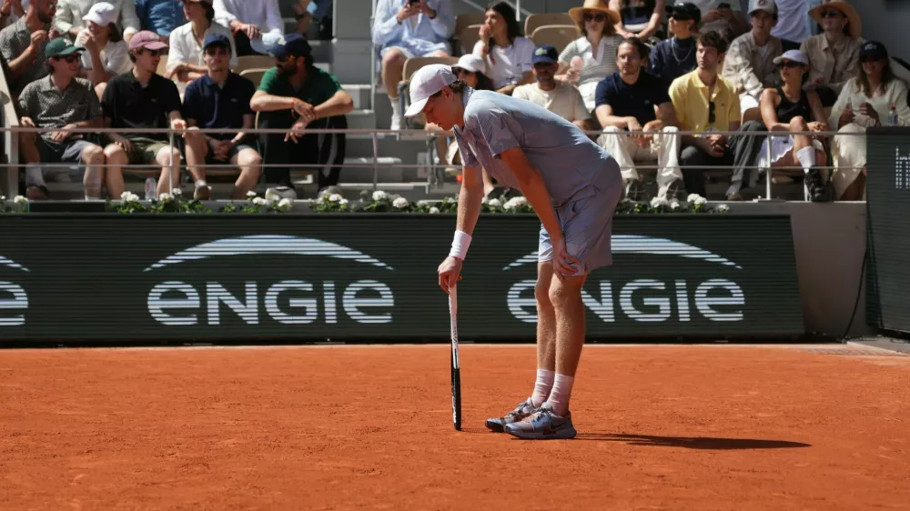 Jannik Sinner of Italy reacts at the end of the second round men's singles tennis match against Juan Manuel Cerundolo of Argentina at the French Open tennis tournament in Paris, Thursday, May 28, 2026. (AP Photo/Thibault Camus)