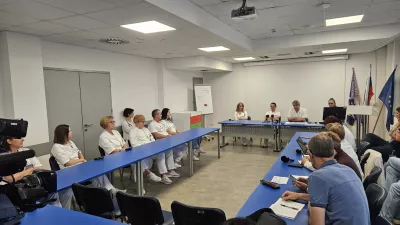 Slovenj Gradec, bolnisnica.Novinarska konferenca Splosne bolnisnice Slovenj Gradec o perecih kadrovskih tezavah.