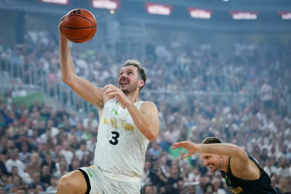 Ljubljana, arena Stozice.Kosarkarski spektakel I Feel Slovenia, Noc zmaja.Poslovilna tekma kosarkarja Gorana Dragica. / Foto: Anze Malovrh/sta