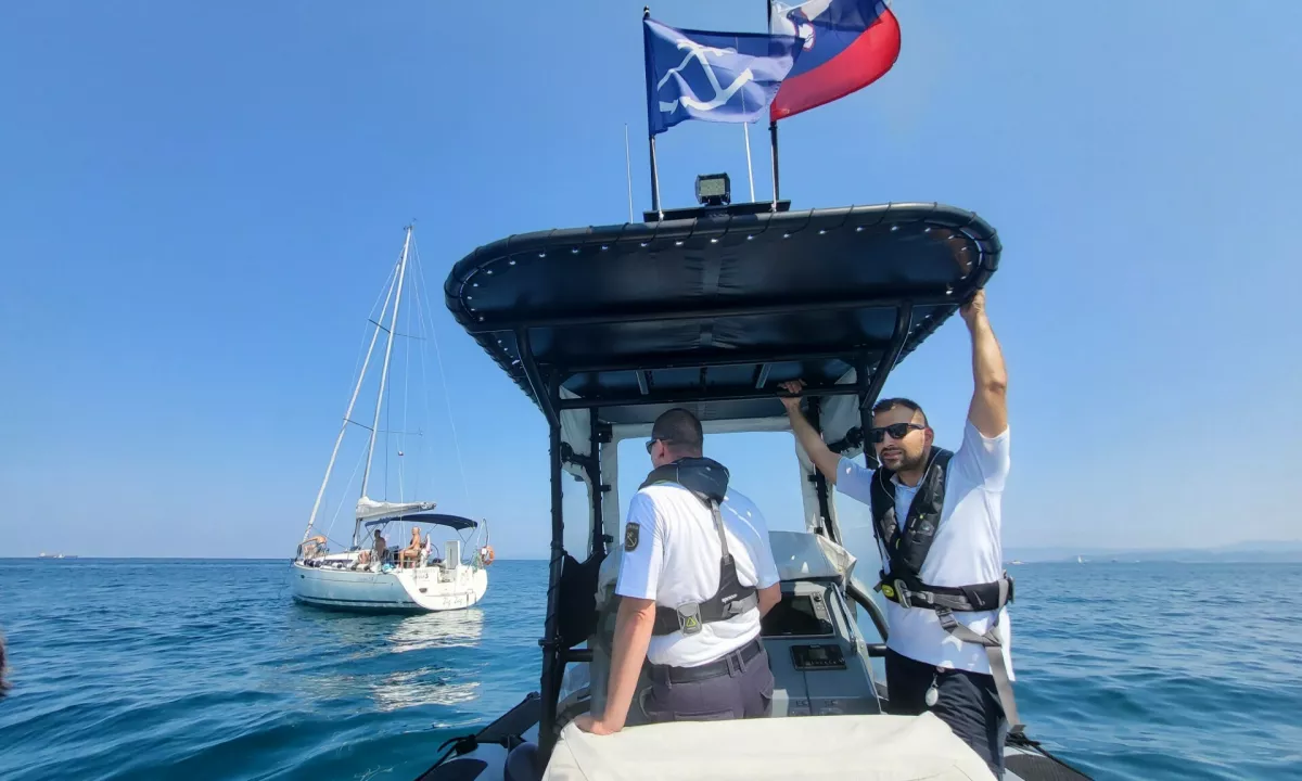 Poznate pravila na morju? Za te prekrške kazni tudi do 5000 evrov