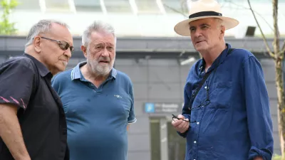 Ljubljana, pred klubom K4.Novinarska konferenca ob najavi pobude za razpis referenduma o noveli zakona o parlamentarni preiskavi.Kolumnist, glasbeni promotor in aktivist Igor Vidmar, sociolog Rastko Mocnik in kolumnist Vlado Miheljak.