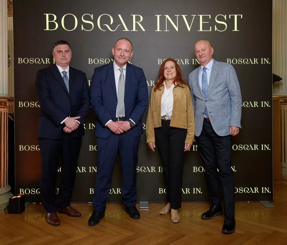 Vanja Vlak, Darko Horvat, Manica Pirc Ore&scaron;kovič in Stjepan Ore&scaron;kovič (Foto: Panvita)