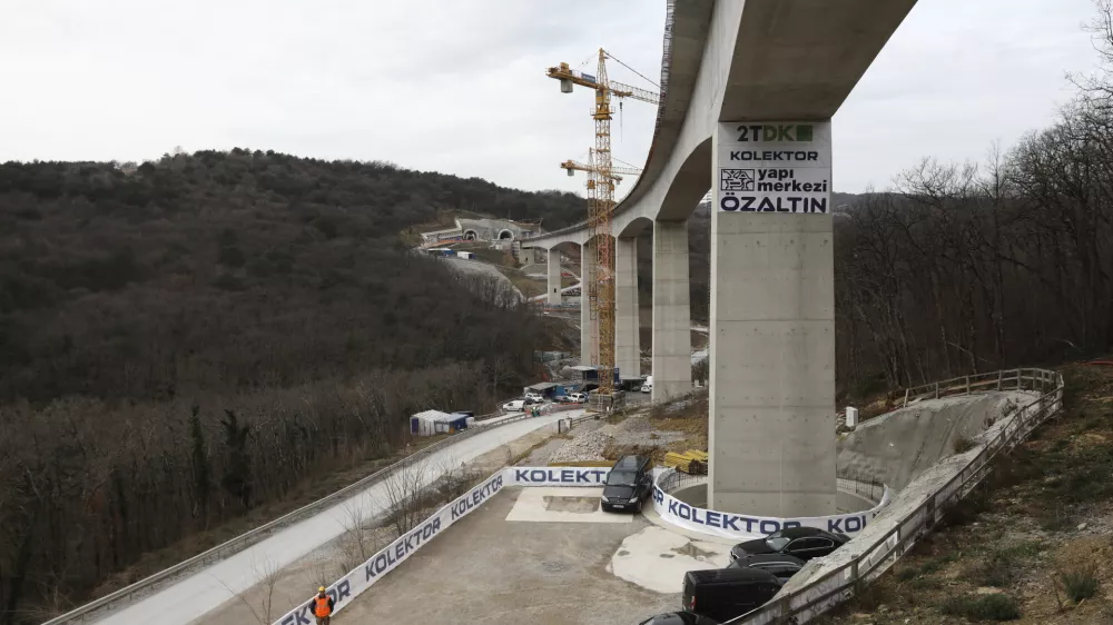 - 28.02.2024 - Železni&scaron;ki viadukt Vinjan - dogodek družbe 2TDK ob dokončanju glavnih gradbenih del na viaduktu Vinjan - Drugi tir železni&scaron;ke proge Divača - Koper, //FOTO: Luka Cjuha